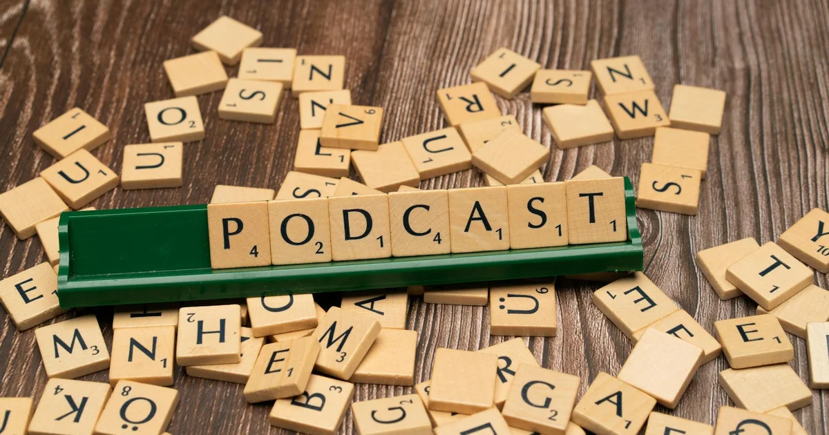 Los 12 mejores pódcasts de inglés para 2026