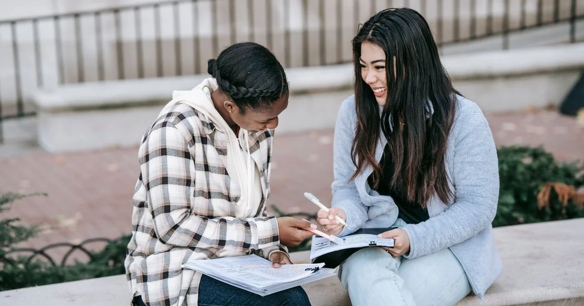 English Conversation Courses Designed to Improve Chatting Skills