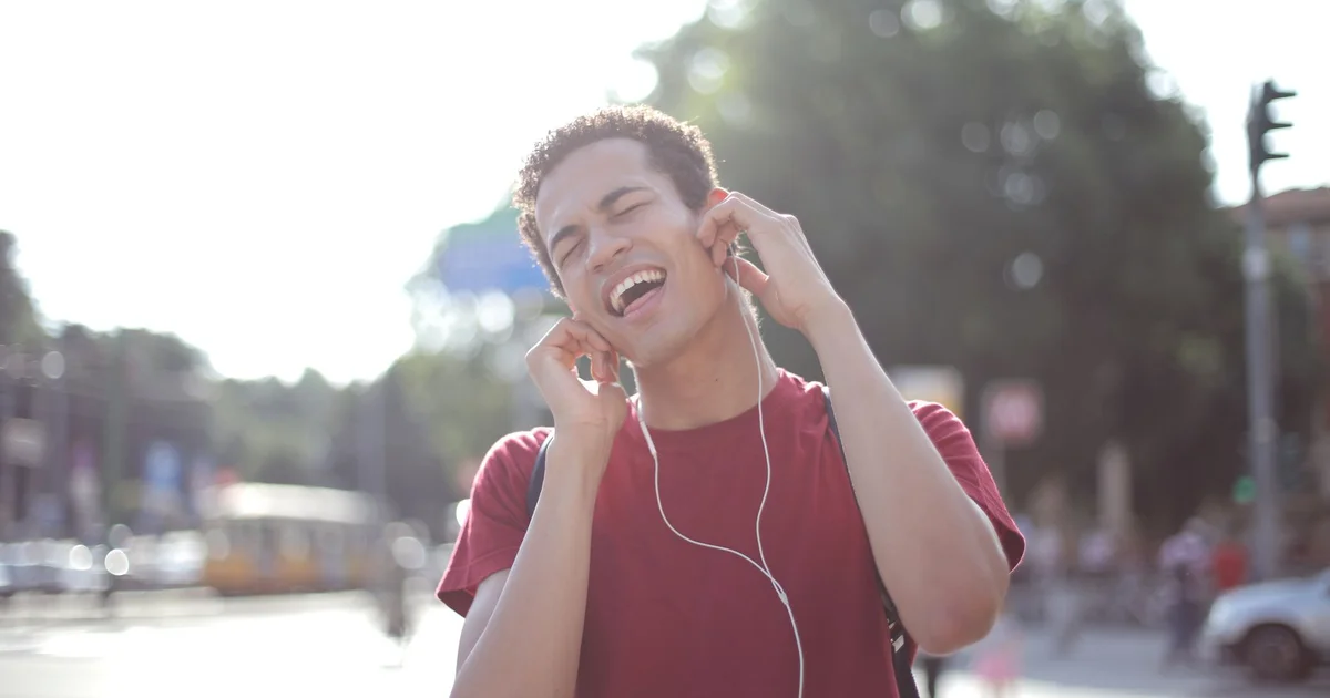 English Listening: Top 10 Must-Have TV Shows for Effortless Learning