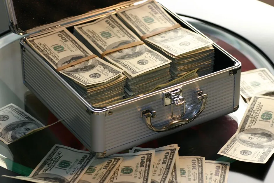Borrow și lend în engleză: un verb românesc, două verbe englezești