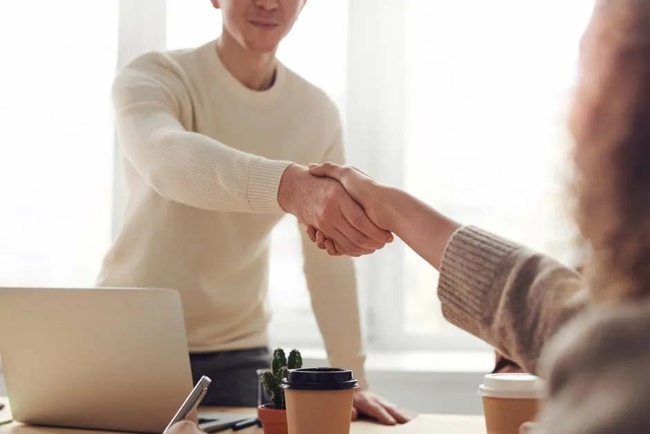 Subiecte de speaking C1 din CECR: întrebări și răspunsuri model [2026]