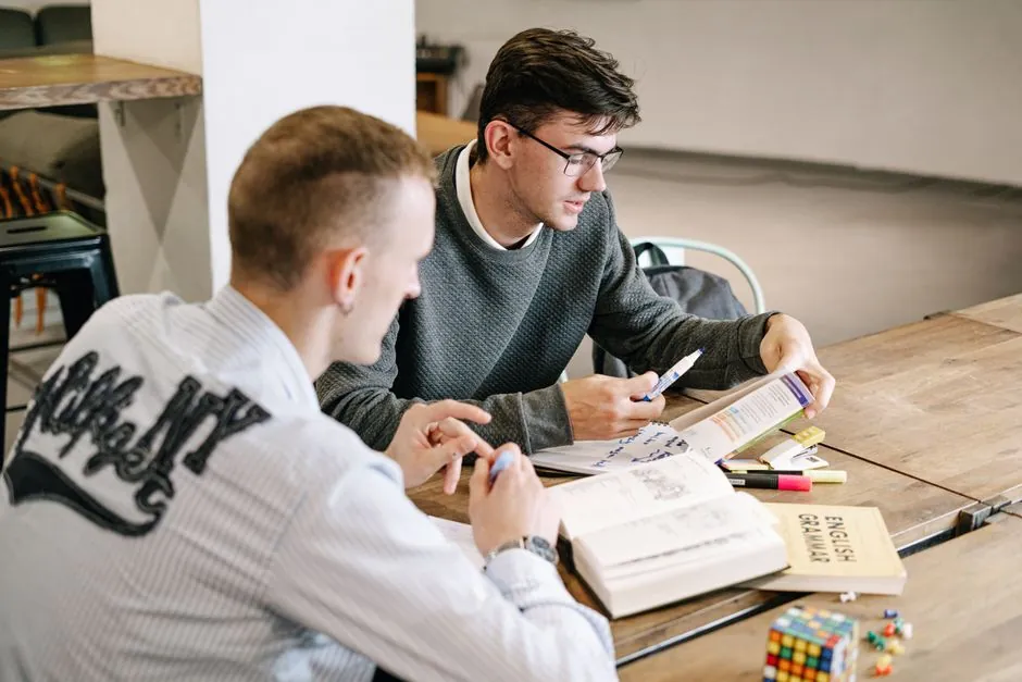 Gramatică engleză pe niveluri CEFR: de la A1 la C2 explicat pas cu pas