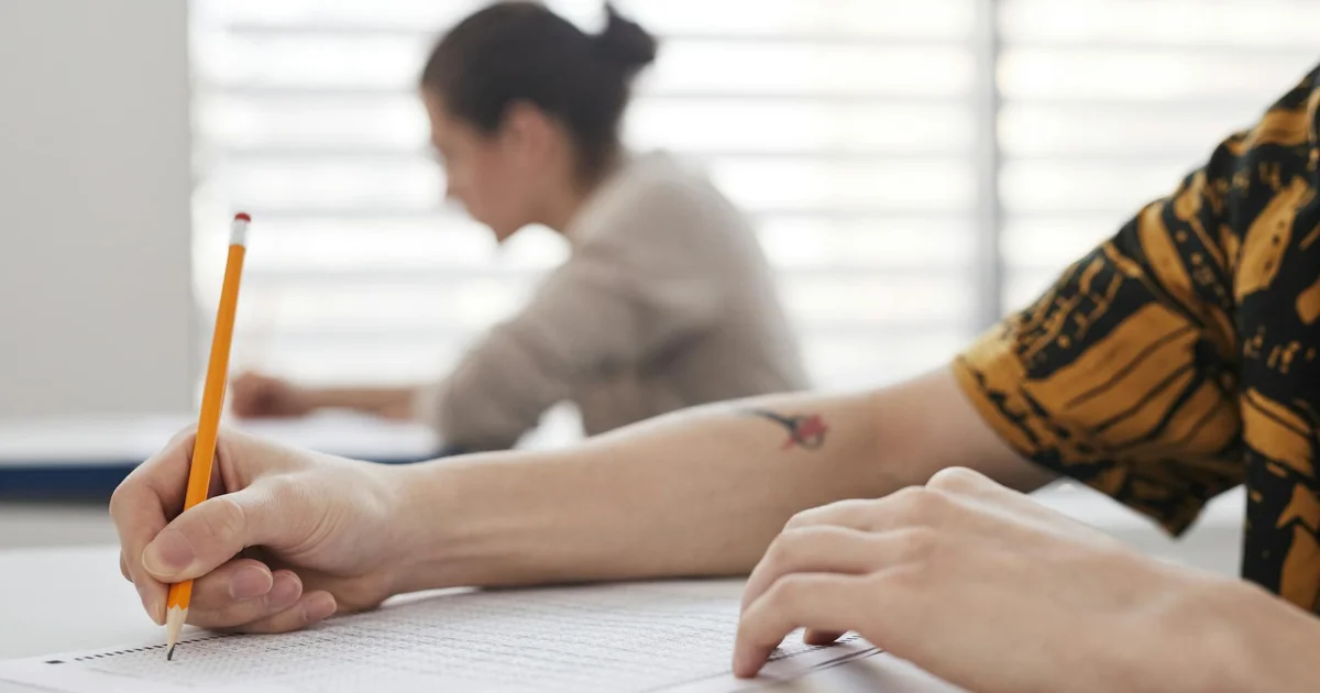 University English Test Retake Policies: What Applicants Need to Know
